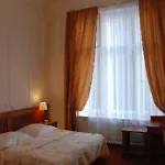 克尔弗斯特恩达姆萨沃伊酒店 3*