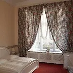 克尔弗斯特恩达姆萨沃伊酒店