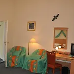 克尔弗斯特恩达姆萨沃伊酒店 酒店