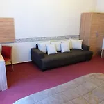 克尔弗斯特恩达姆萨沃伊酒店 酒店