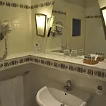 克尔弗斯特恩达姆萨沃伊酒店