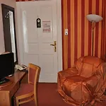 Hotel Pension Savoy Am Kurdamm Und Zoo Berlin