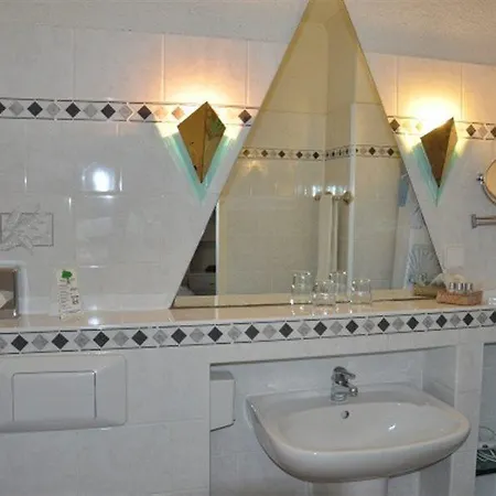 Savoy Near Kurfuerstendamm Hotel