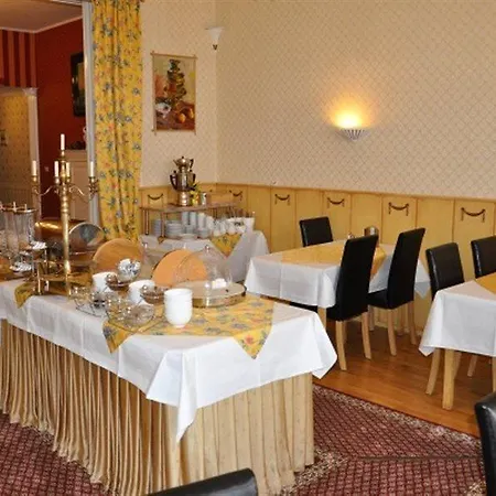 Hotell Hotel Pension Savoy near Kurfürstendamm 2*