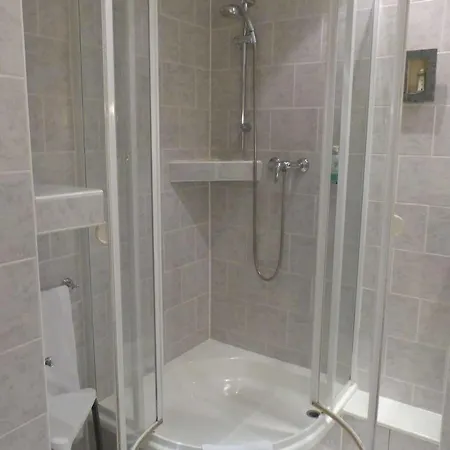 Hotel Pension Savoy near Kurfürstendamm Hotell