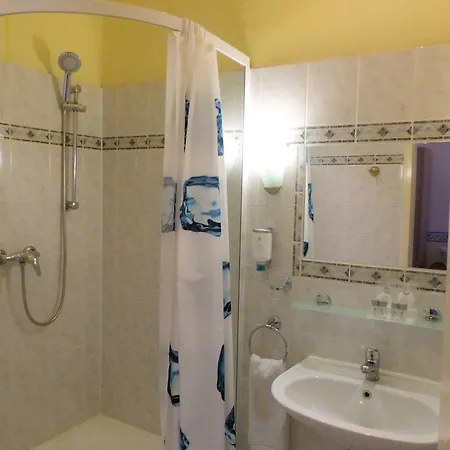 Savoy Near Kurfuerstendamm 3*