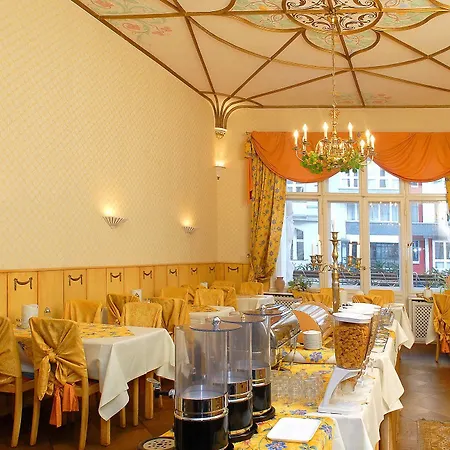Hotel Pension Savoy near Kurfürstendamm