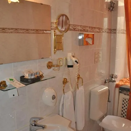 Savoy Near Kurfuerstendamm Hotel