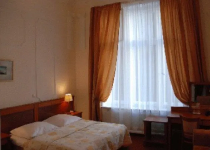 Hotel Pension Savoy Am Kurdamm Und Zoo 3*