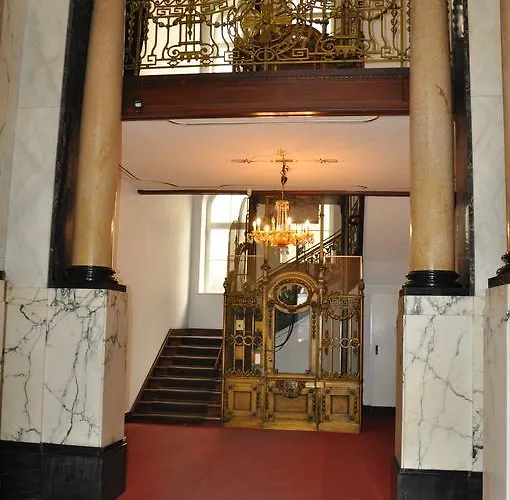 Hotel Pension Savoy Am Kurdamm Und Zoo 3*