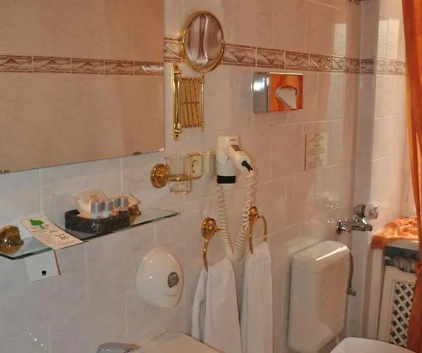 Hotel Pension Savoy Am Kurdamm Und Zoo Hotel