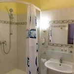 Hotel Pension Savoy Am Kurdamm Und Zoo 2*