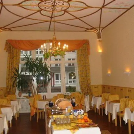 Hotel Pension Savoy near Kurfürstendamm Berlin