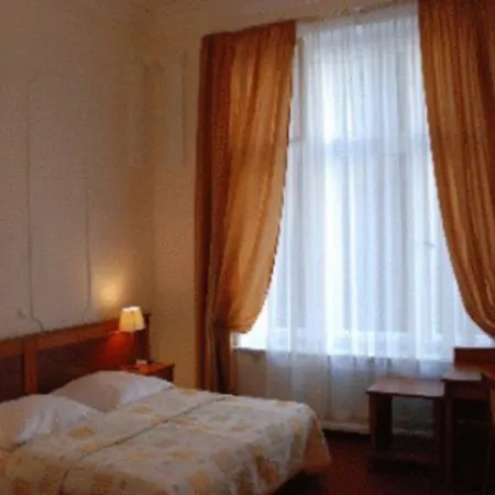 Hotel Pension Savoy near Kurfürstendamm 2*