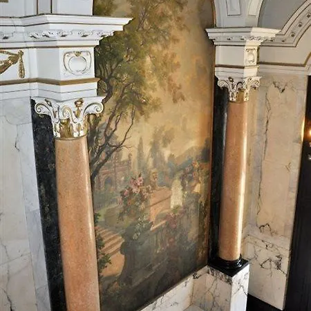 Otel Savoy Near Kurfuerstendamm