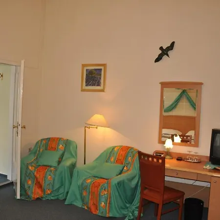 Hotel Pension Savoy near Kurfürstendamm Hotel