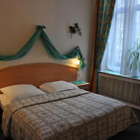 Hotel Pension Savoy Am Kurdamm Und Zoo Hotel