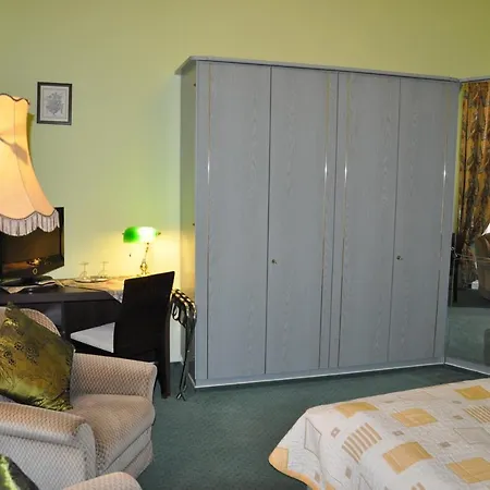 Hotel Pension Savoy Am Kurdamm Und Zoo 3* Berlin