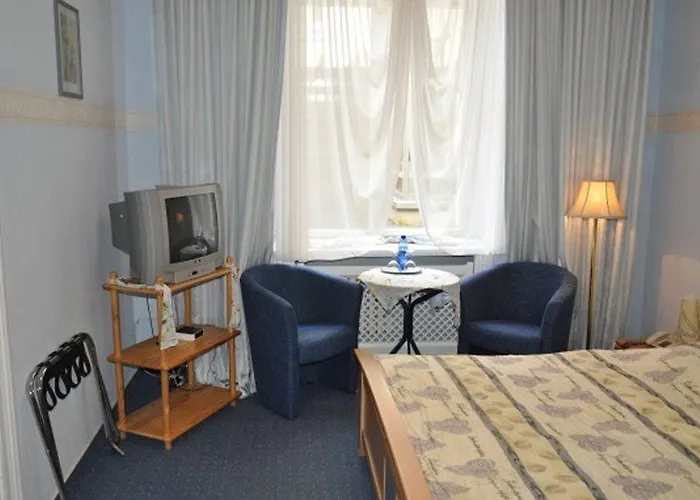 Hotel Pension Savoy Am Kurdamm Und Zoo 3*