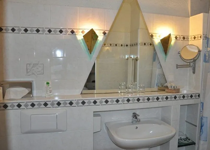 Hotel Pension Savoy Am Kurdamm Und Zoo Hotel