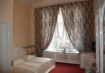 Hotel Pension Savoy Am Kurdamm Und Zoo