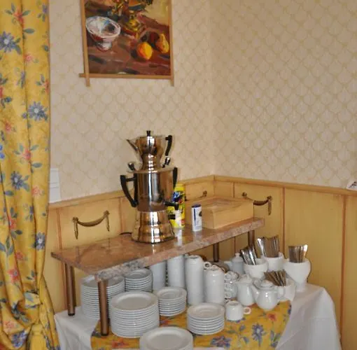 Hotel Pension Savoy Am Kurdamm Und Zoo