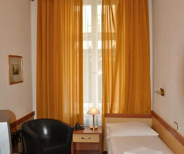 Hotel Pension Savoy Am Kurdamm Und Zoo 3* Berlin